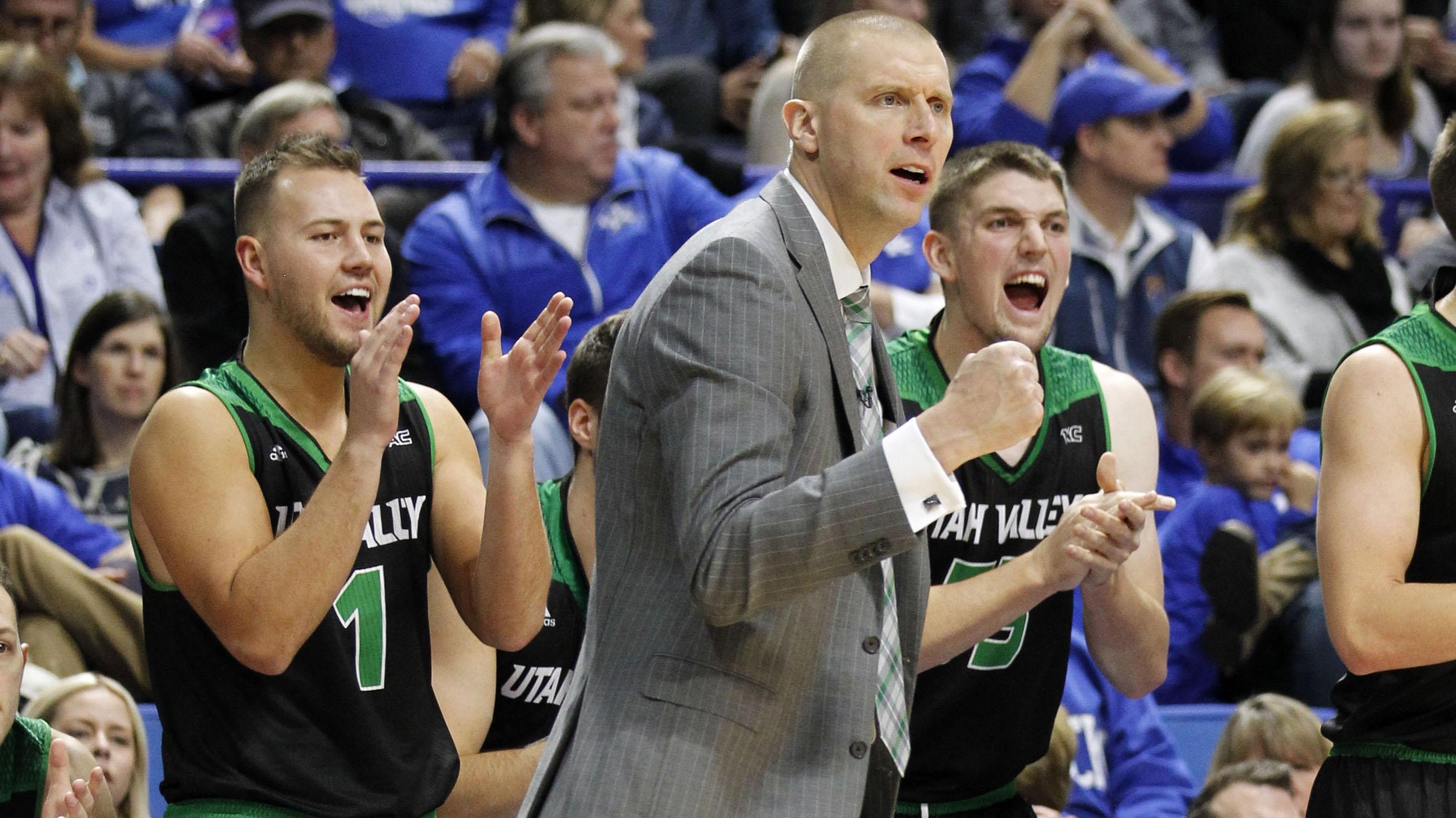 Utah Valley basketball celebrates