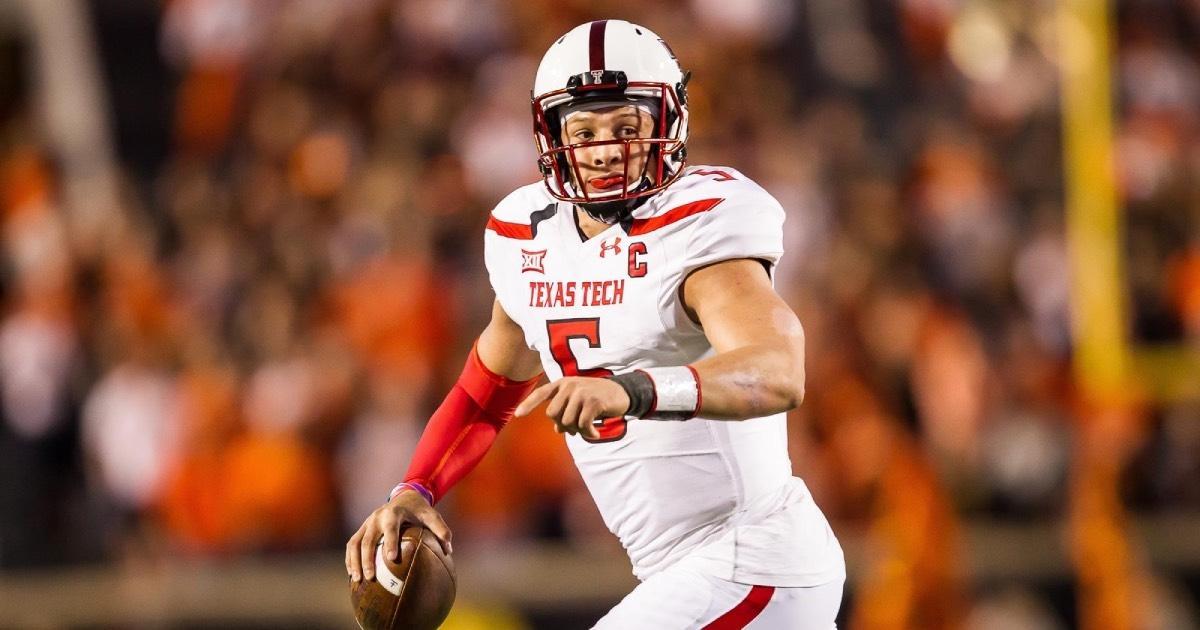 Patrick Mahomes once recorded 819 total yards of offense against Oklahoma.