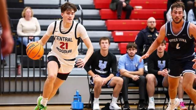 Central Missouri drives to the basket for another DII men's basketball win.